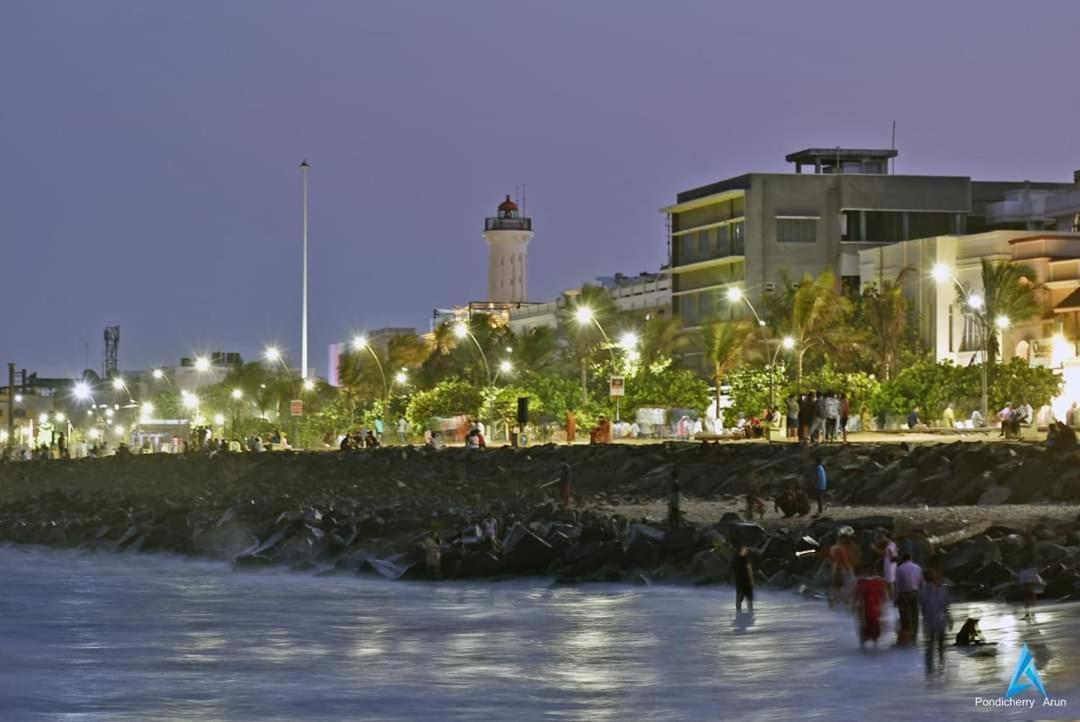 Villa Betty Beach Front Pondicherry Eksteriør bilde