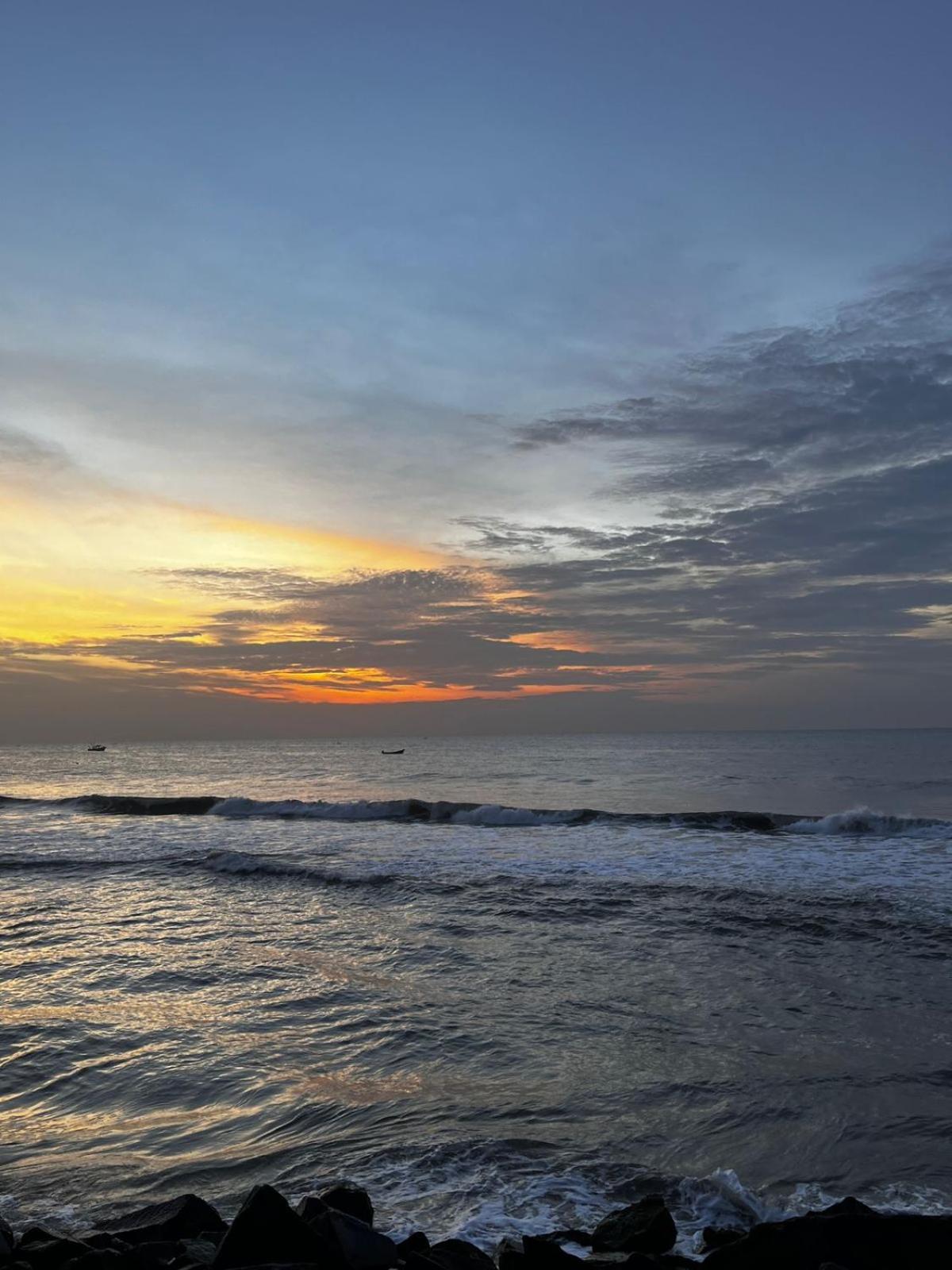 Villa Betty Beach Front Pondicherry Eksteriør bilde